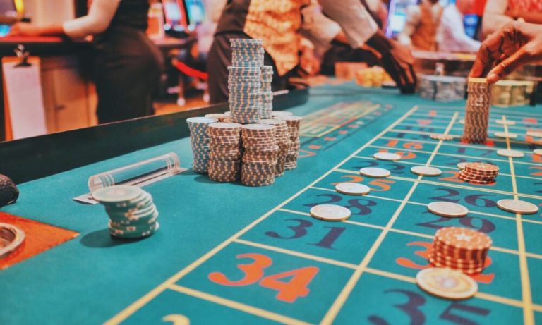 Caught in the Loop? Behavioral Tricks Casinos Use to Retain Players