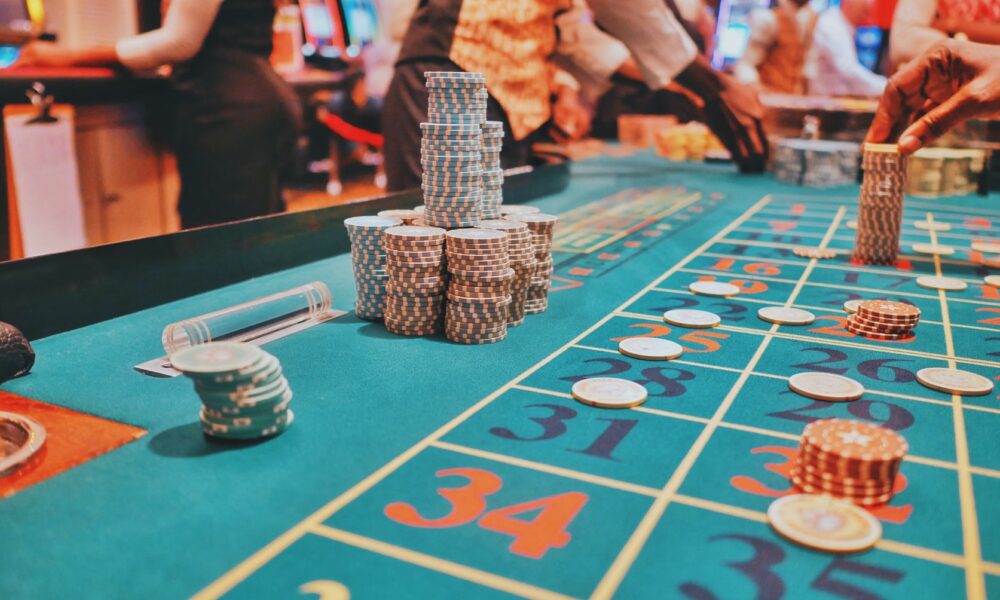 Caught in the Loop? Behavioral Tricks Casinos Use to Retain Players