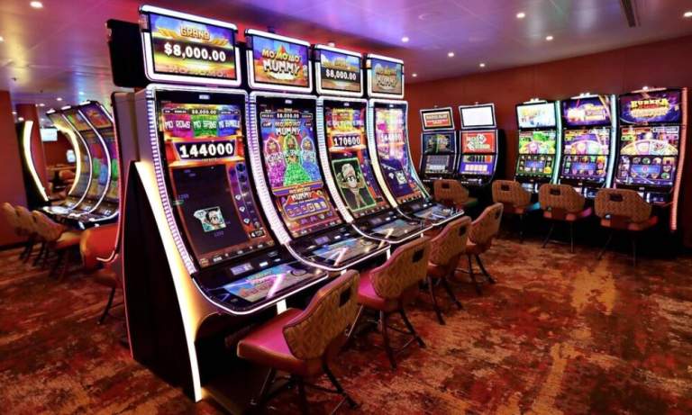 Royal Caribbean Casino Rules, Age Limit & Etiquette: What Every Passenger Should Know