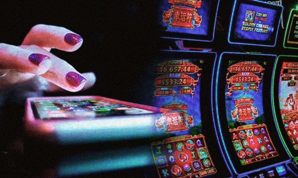 Who monitors progressive jackpot meters on crypto games sites?